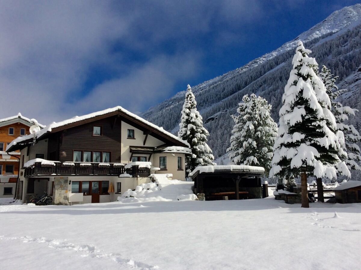 Apartment Chalet in Saas Fee near Ski Slopes