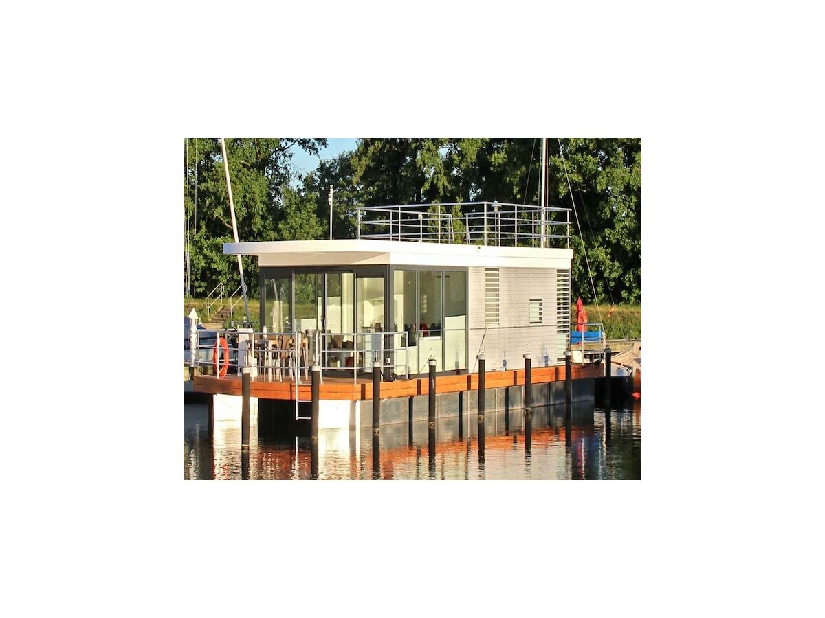 House boat Hausboot in Ueckermuende