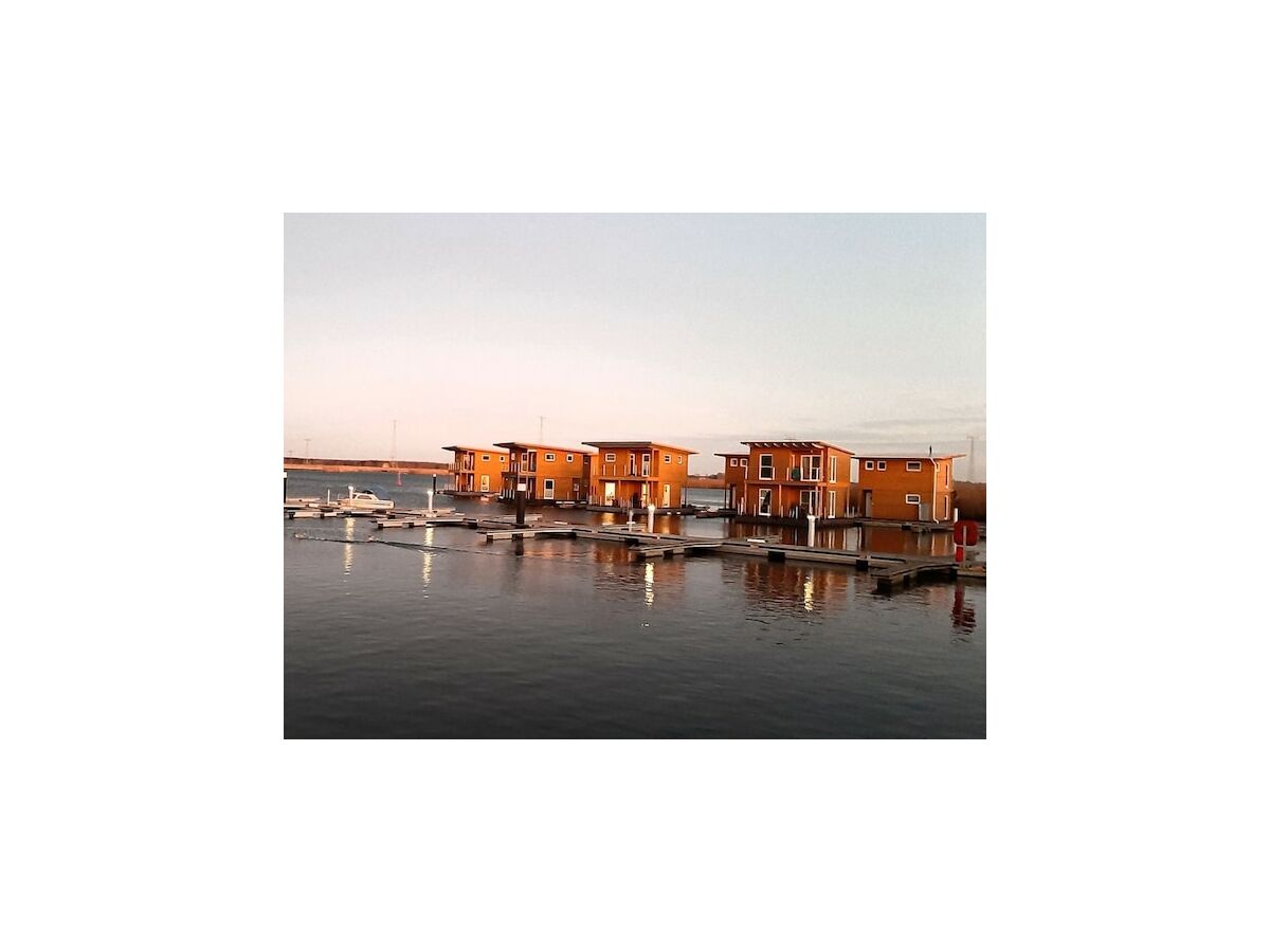 House boat Hausboot in Kröslin am Bodden - Outdoor photo 3