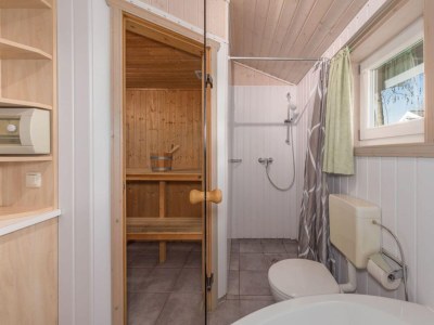 Holiday house Ferienhaus mit Sauna im Ferienpark Mirow - Outdoor photo 28