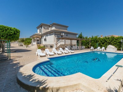 Villa Fidalsa Grand White House in Mutxamel / Muchamiel - Villa