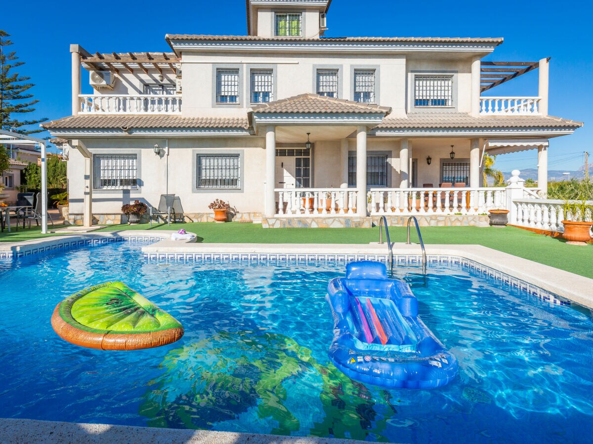 Villa Fidalsa White House Premium