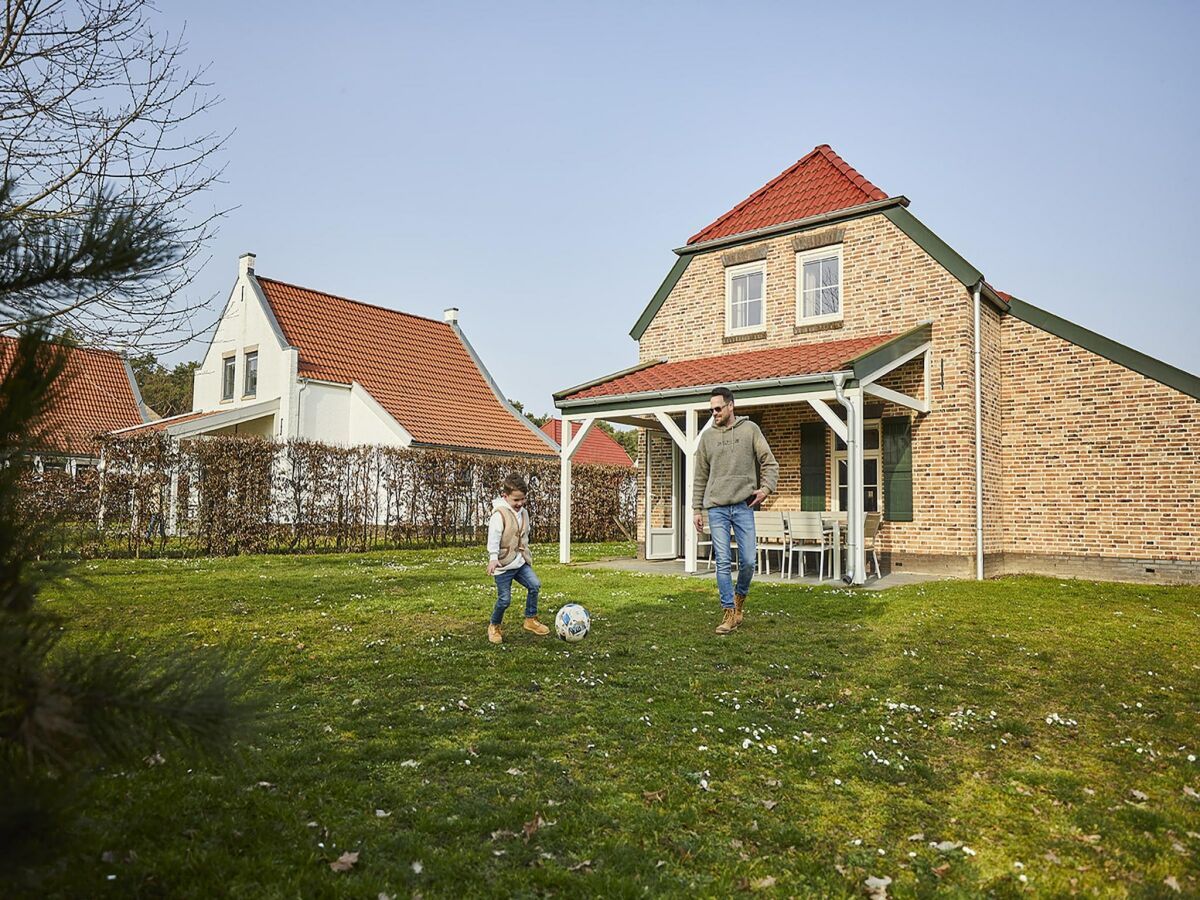 Holiday park Farmhouse in Limburg with Subtropical Pool