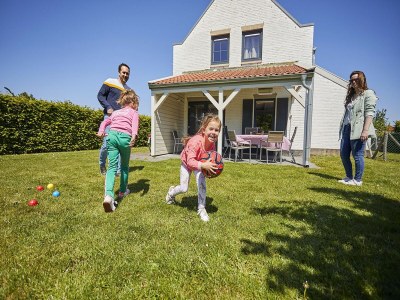 Holiday park Farmhouse in Limburg with Sauna & Whirlpool - Outdoor photo 3