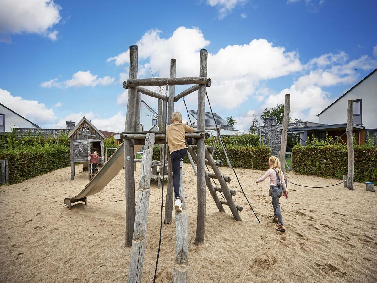 Holiday park Bungalow in Limburg with Playground Access - Outdoor photo 3
