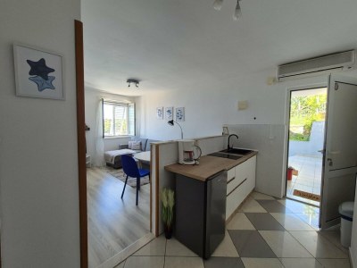 Apartment Apartments Matea - One-Bedroom Apartment with Sea View - (Štikovica) - Features photo 3