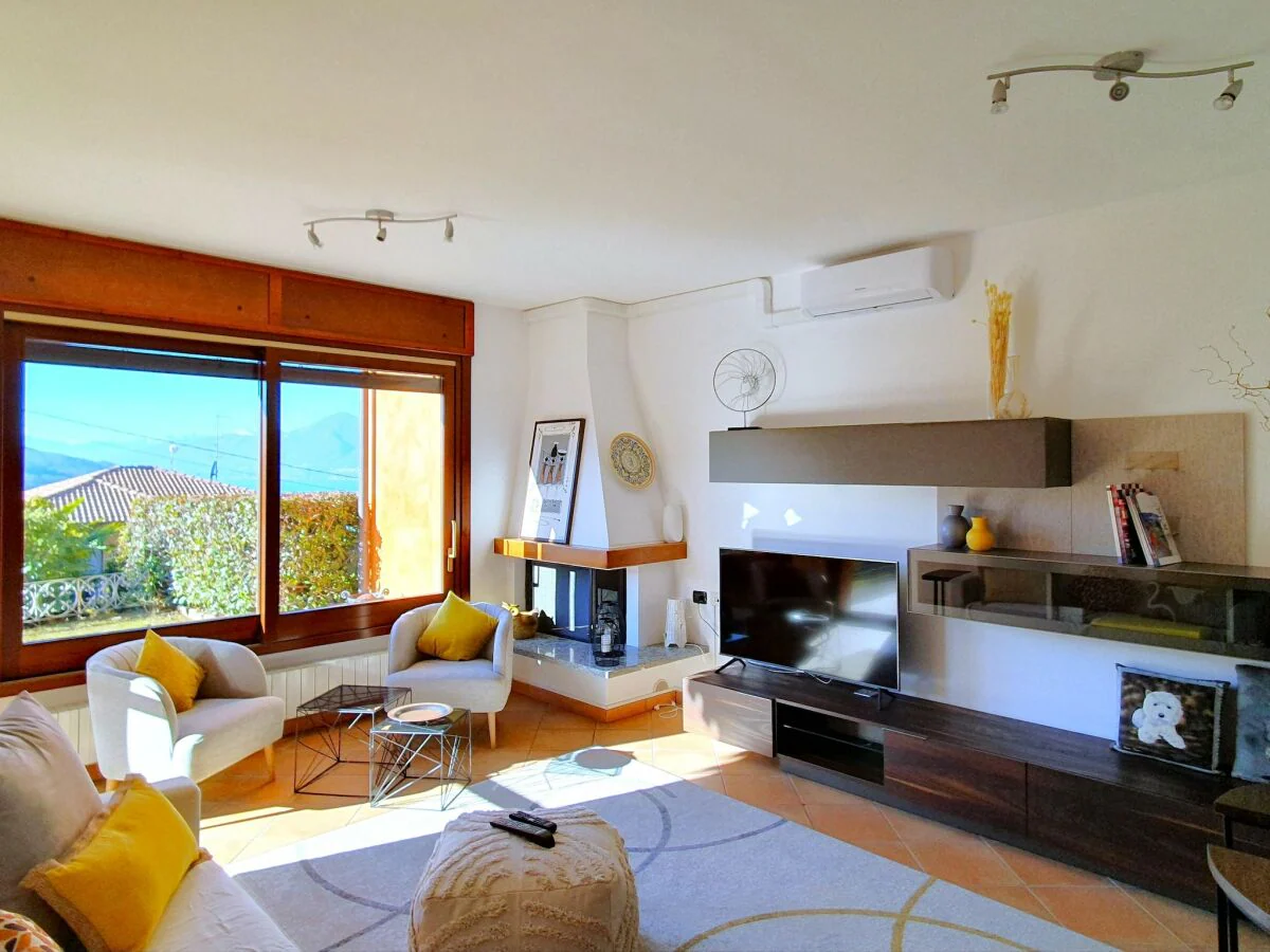 Holiday house House in Luino with Green Garden and City Views