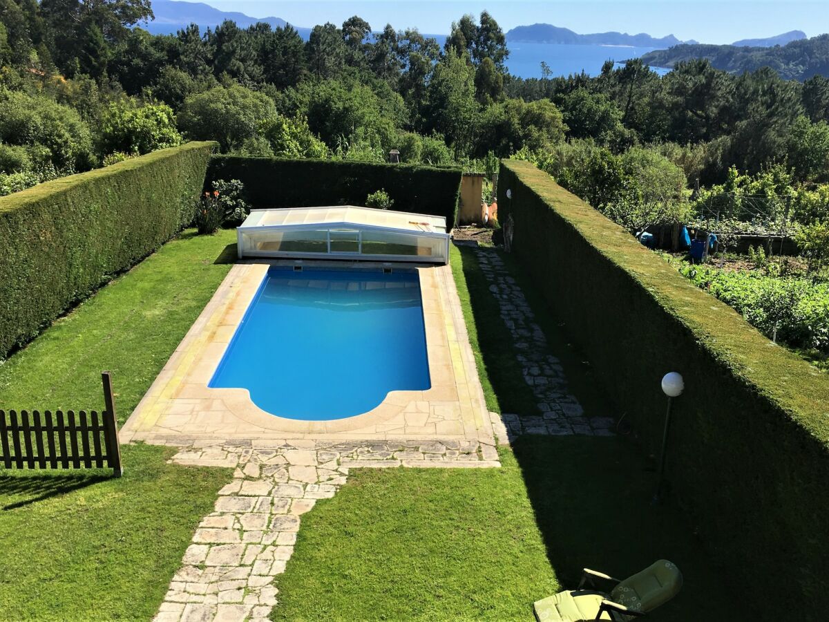 Villa Poolside Comfort by Coast