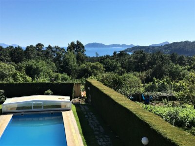 Villa Poolside Comfort by Coast - Outdoor photo 9