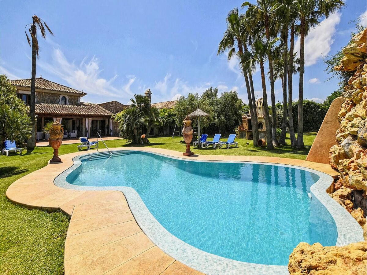 Villa Country House near Alcúdia Bay with Pool