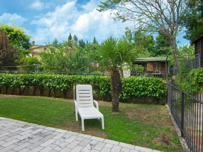 Apartment Chic Apartment with Outdoor Serenity - Outdoor photo 6