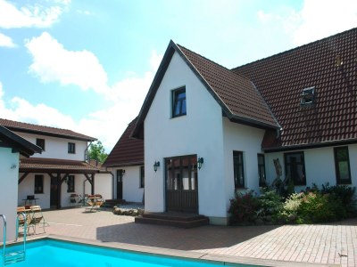 Cottage Schönes Ferienhaus in Dargun mit Pool - Outdoor photo 3