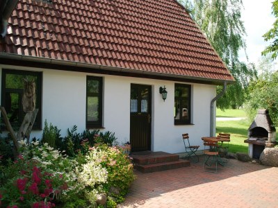 Cottage Schönes Ferienhaus in Dargun mit Pool - Outdoor photo 6