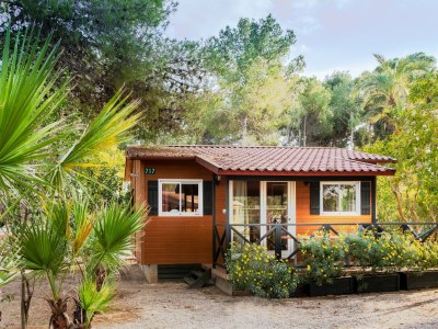 Chalet Chalet mit Klimaanlage in schönem Park in Castellet i la Gornal - Chalet