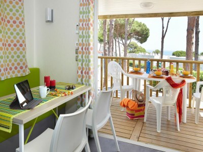 Bungalow Bungalow near Pals Beach & Pool - Features photo 10
