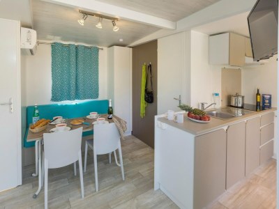 Bungalow Bungalow near Pals Beach with Pool - Features photo 6
