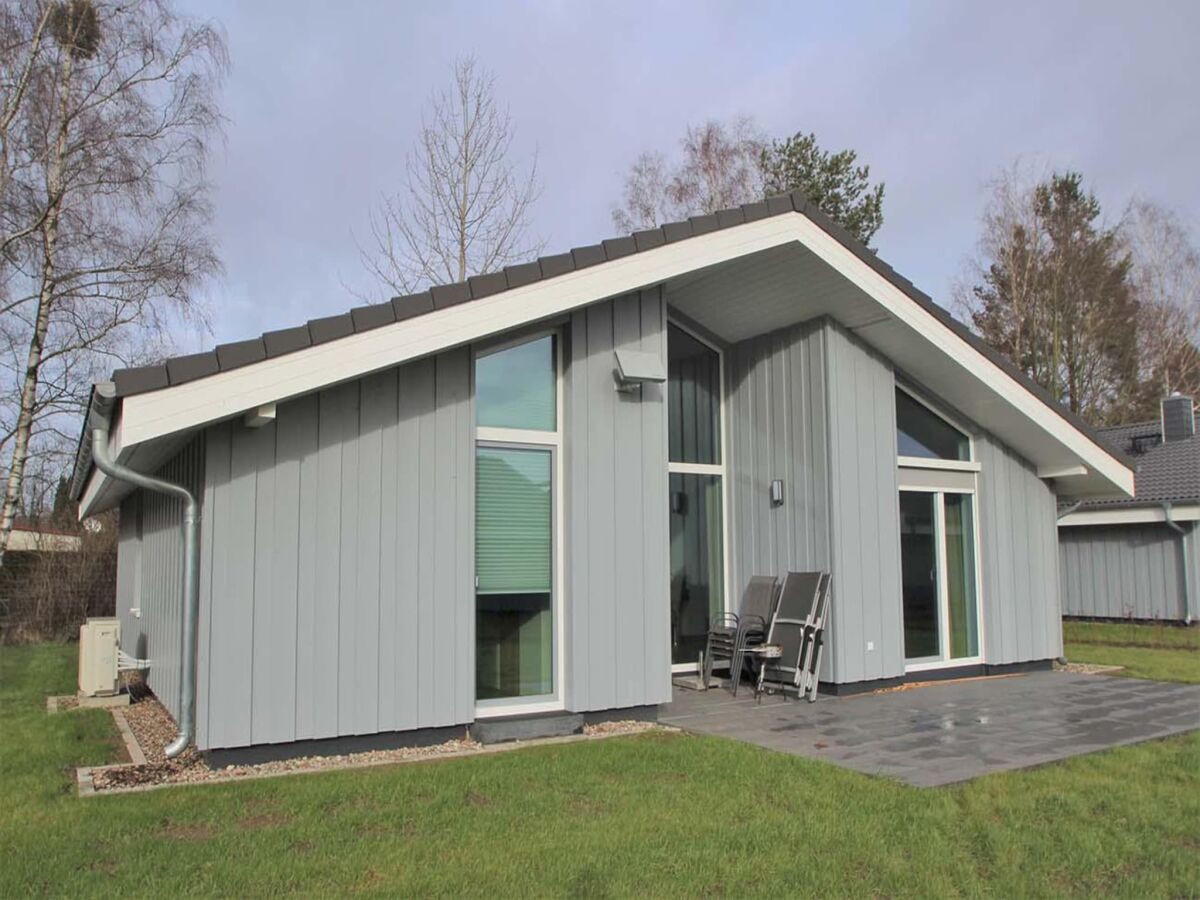 Holiday house Ferienhaus mit Sauna im Ferienpark Mirow - Outdoor photo 2