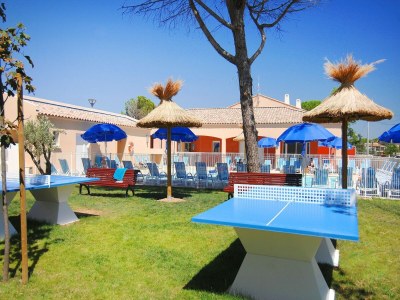 Holiday park Modern Stay with Pool & Terrace - Outdoor photo 32