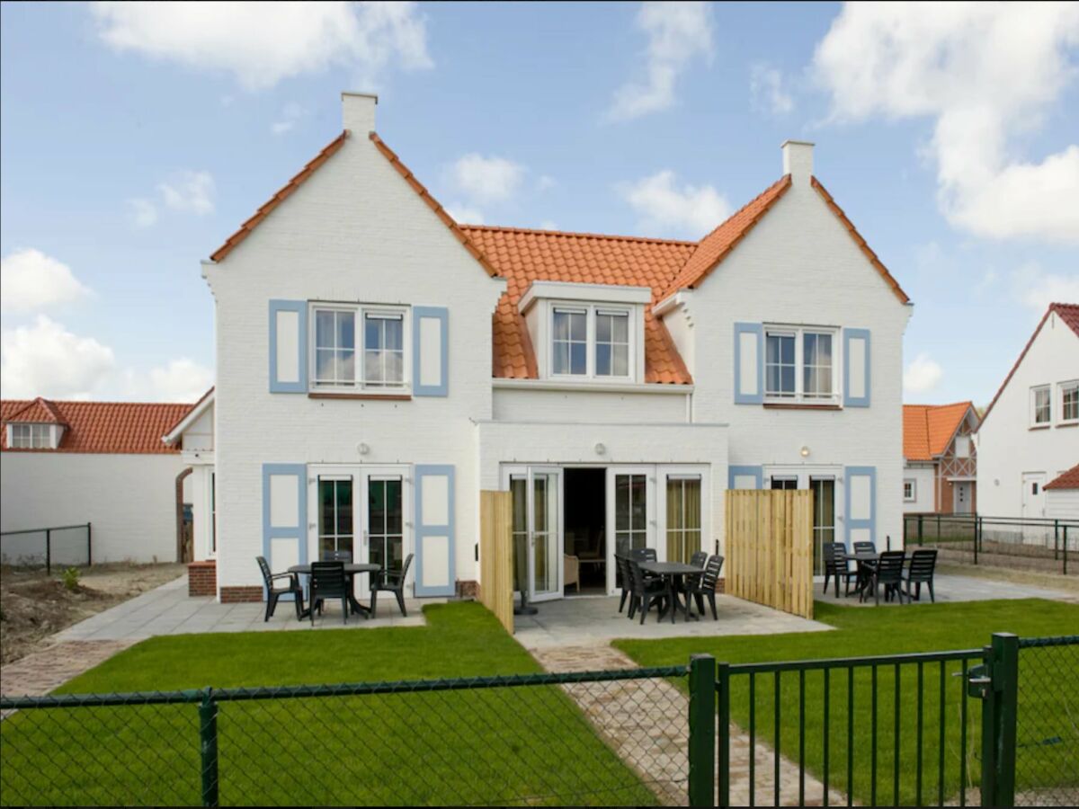 Holiday park Villa near North Sea Beach, Perfect for Families