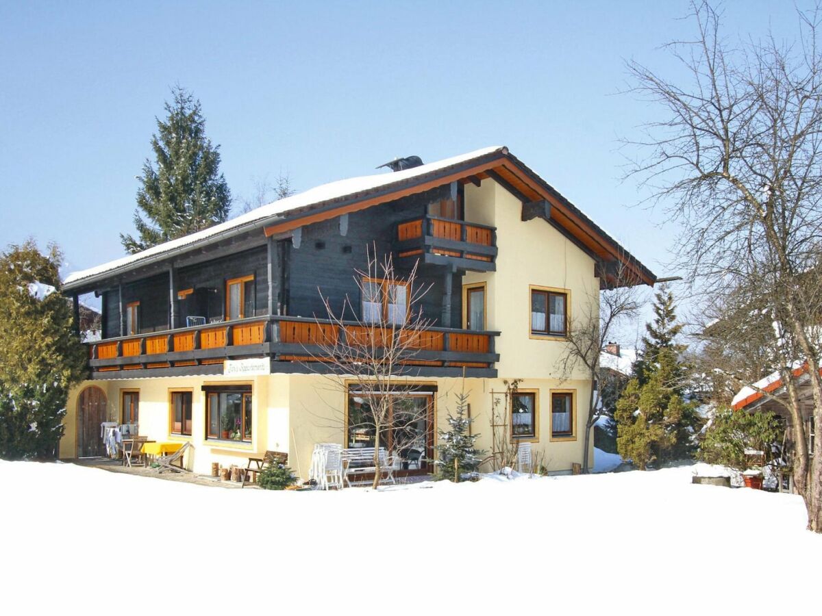 Apartment Ferienwohnung mit Balkon in der Nähe des