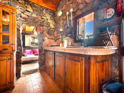 Cottage Holiday Home in Tenerife with Private Garden - Features photo 26
