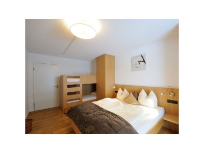 Apartment Zweibettzimmer, Dusche/WC, Küchenblock, neuwertig - Outdoor photo 10
