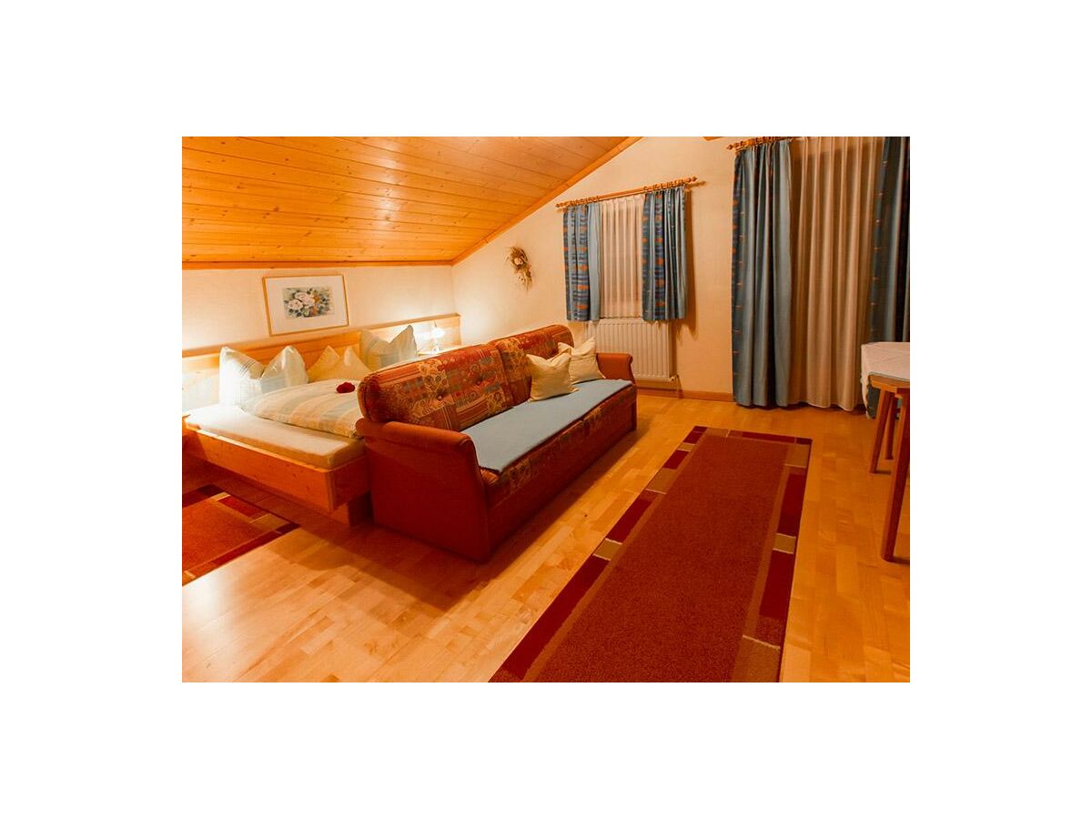 Holiday room Vierbettzimmer mit Dusche, WC