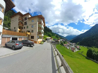 Holiday room Doppelzimmer Pistenblick Zimmer 1 mit HP - Outdoor photo 10