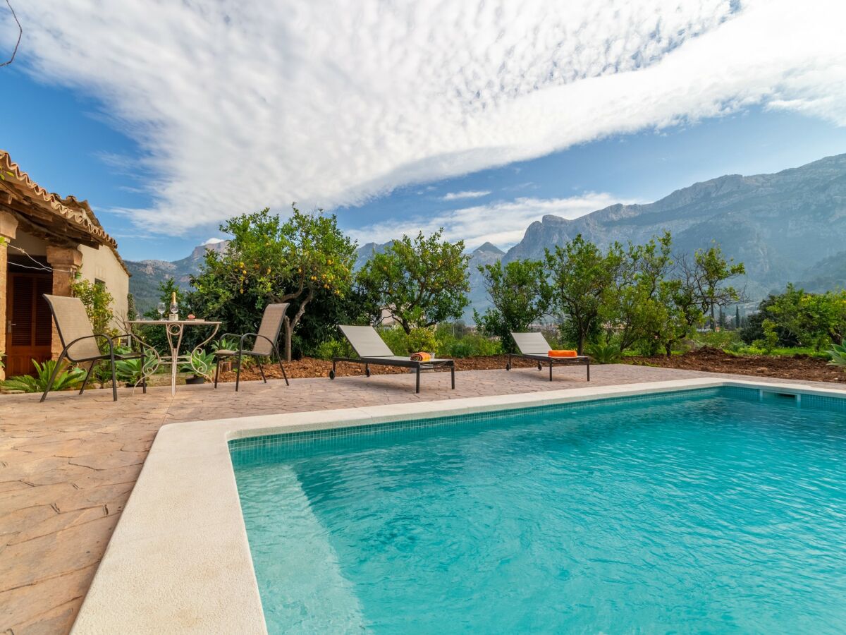 Holiday house Villa Frontera with Saltwater Pool