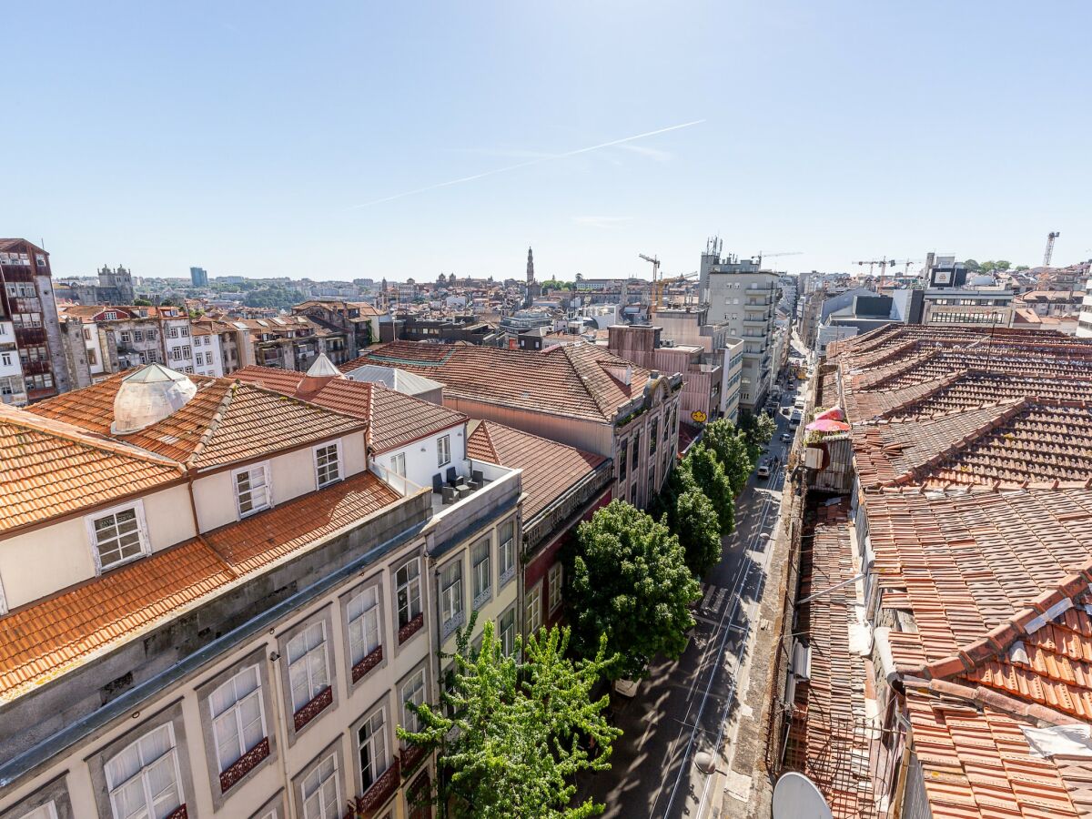 Apartment Spacious 4-Bedroom Apartment in Porto - Outdoor photo 5