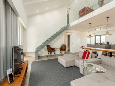 Apartment Spacious 4-Bedroom Apartment in Porto - Apartment