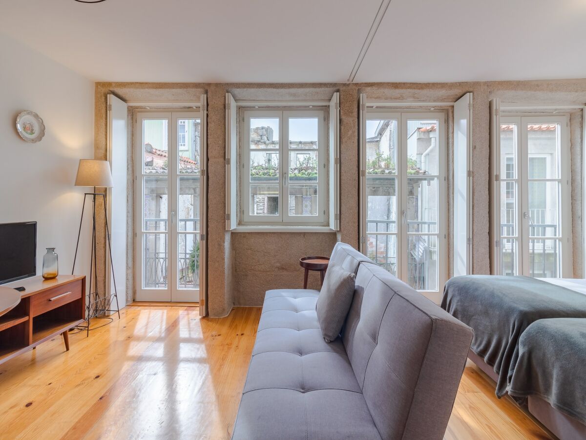Apartment Modern studio in Porto with balcony