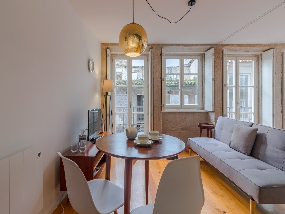 Apartment Modern studio in Porto with balcony - Features photo 3
