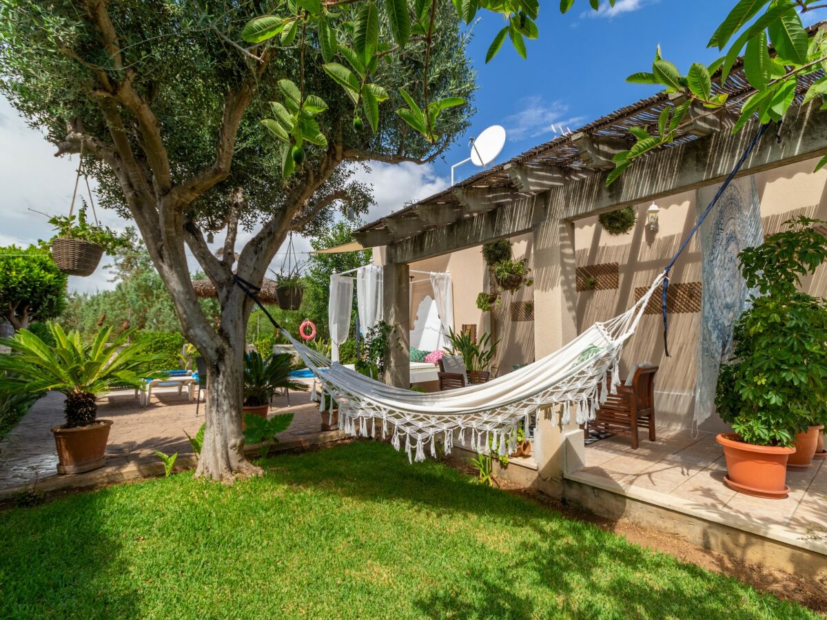 Villa Can Content Villa with Pool & Garden