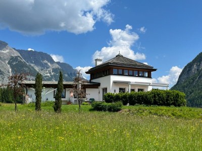 Holiday house Chalet Leutasch mit Loipe und Bergblick in Seefeld Plateau - Holiday house