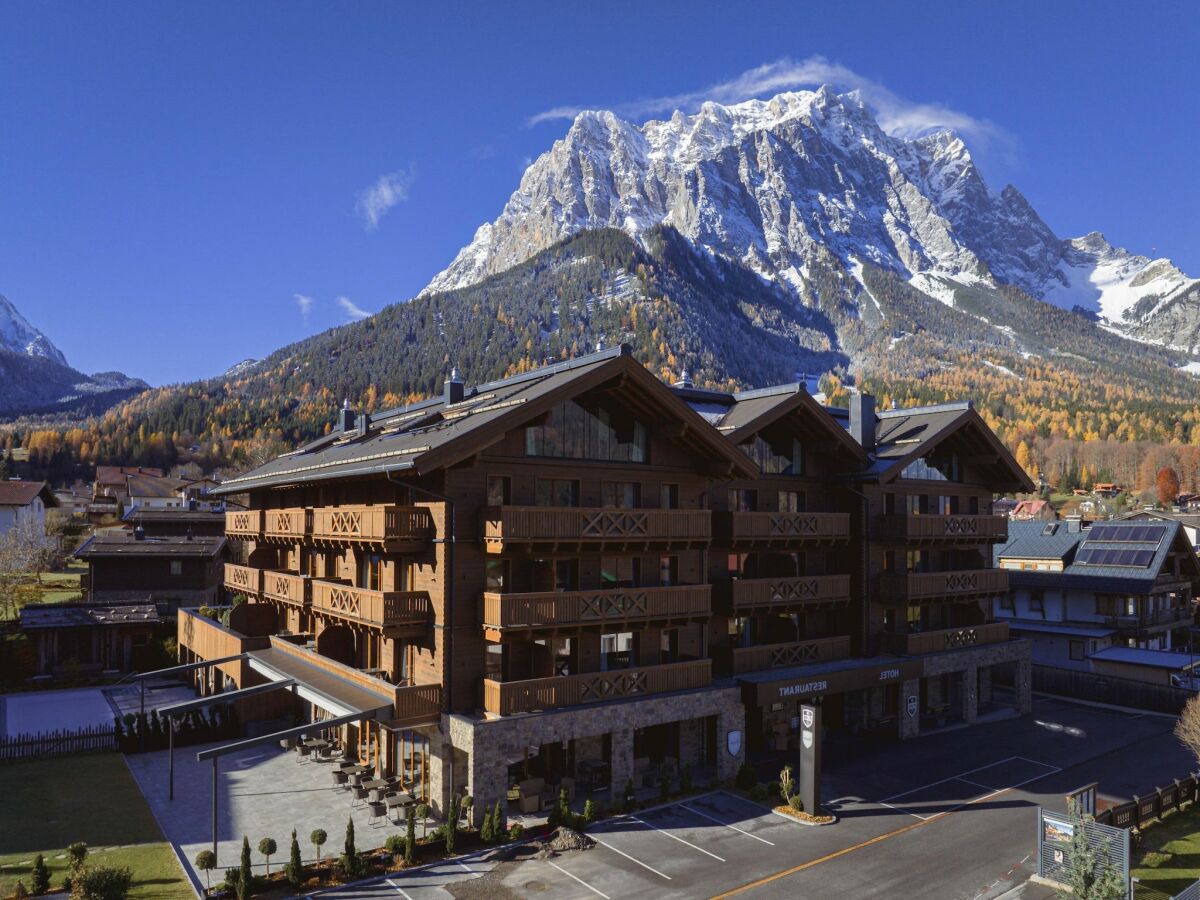 Chalet Welcoming chalet with balcony (No Deposit)
