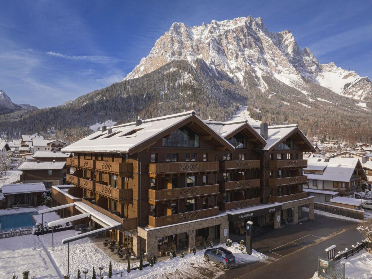 Chalet Welcoming chalet with balcony (No Deposit) - Outdoor photo 4