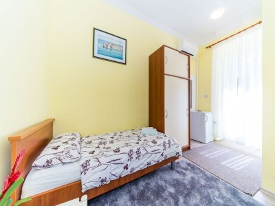 Apartment Rooms Katja & Lara - Twin Room (Katja) - Features photo 4