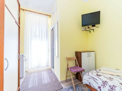 Apartment Rooms Katja & Lara - Twin Room (Katja) - Features photo 10