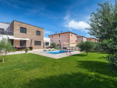 Villa Attic apartment with balcony in Medulin - Outdoor photo 6