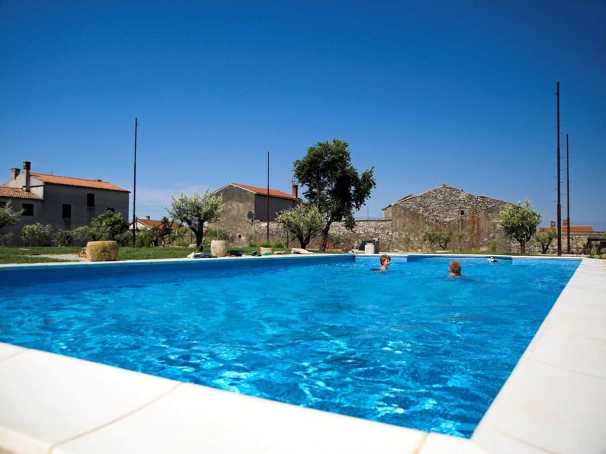 Apartment Apartment in Valbandon near Beach & Pool