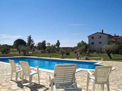 Apartment Apartment in Valbandon near Beach & Pool - Outdoor photo 4