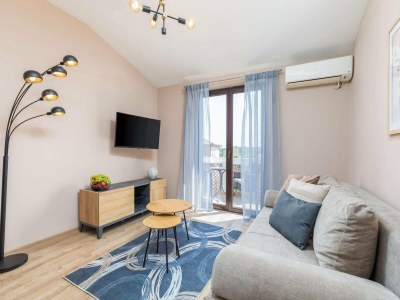 Apartment Apartment in Valbandon near Beach & Fažana - Features photo 17
