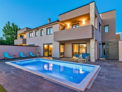 Villa Relaxing villa in Pula with private pool in Valbandon - Villa