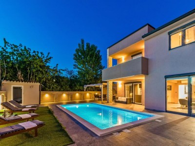 Villa Spacious villa in Pula with heated pool - Outdoor photo 3