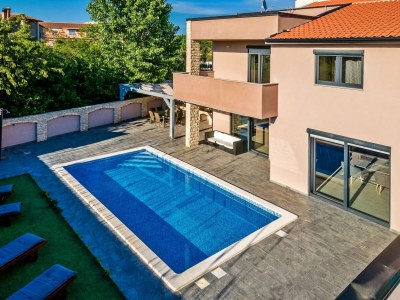 Villa Spacious villa in Pula with heated pool - Outdoor photo 7
