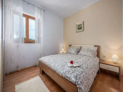 Apartment Apartment in Drenje with Sea View & Pool - Features photo 23