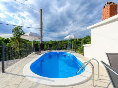 Apartment Spacious Apartment in Markoci - Outdoor photo 5