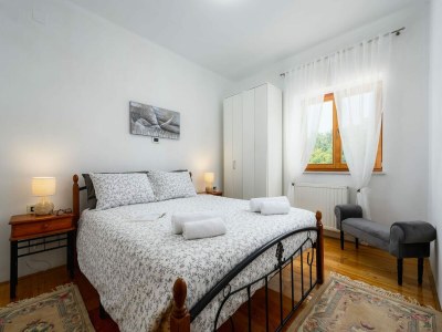 Apartment Spacious Apartment in Markoci - Features photo 10