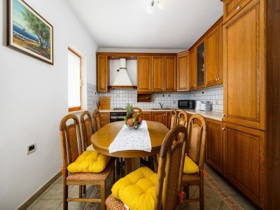 Apartment Spacious Apartment in Markoci - Features photo 14